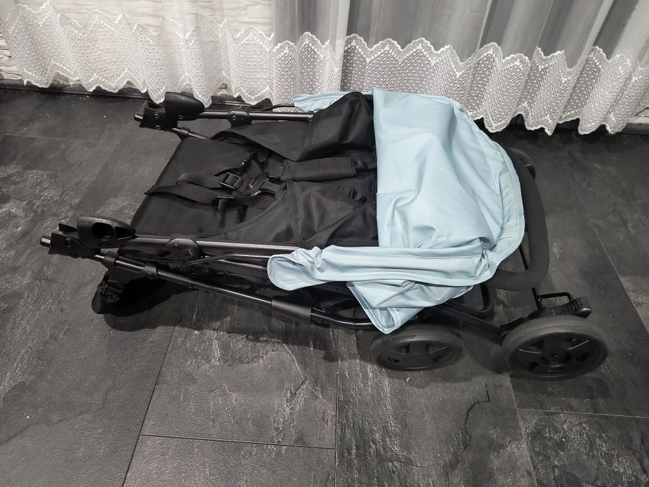 Nowy lekki wózek do samolotu hauck buggy