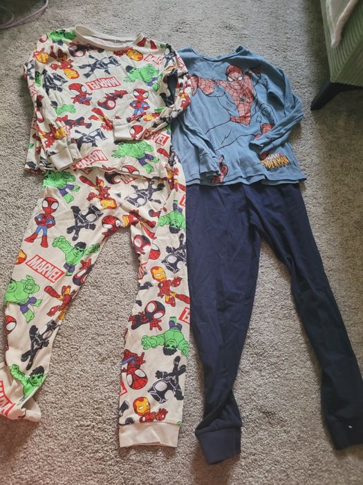 Piżamki chłopięce marki h&m