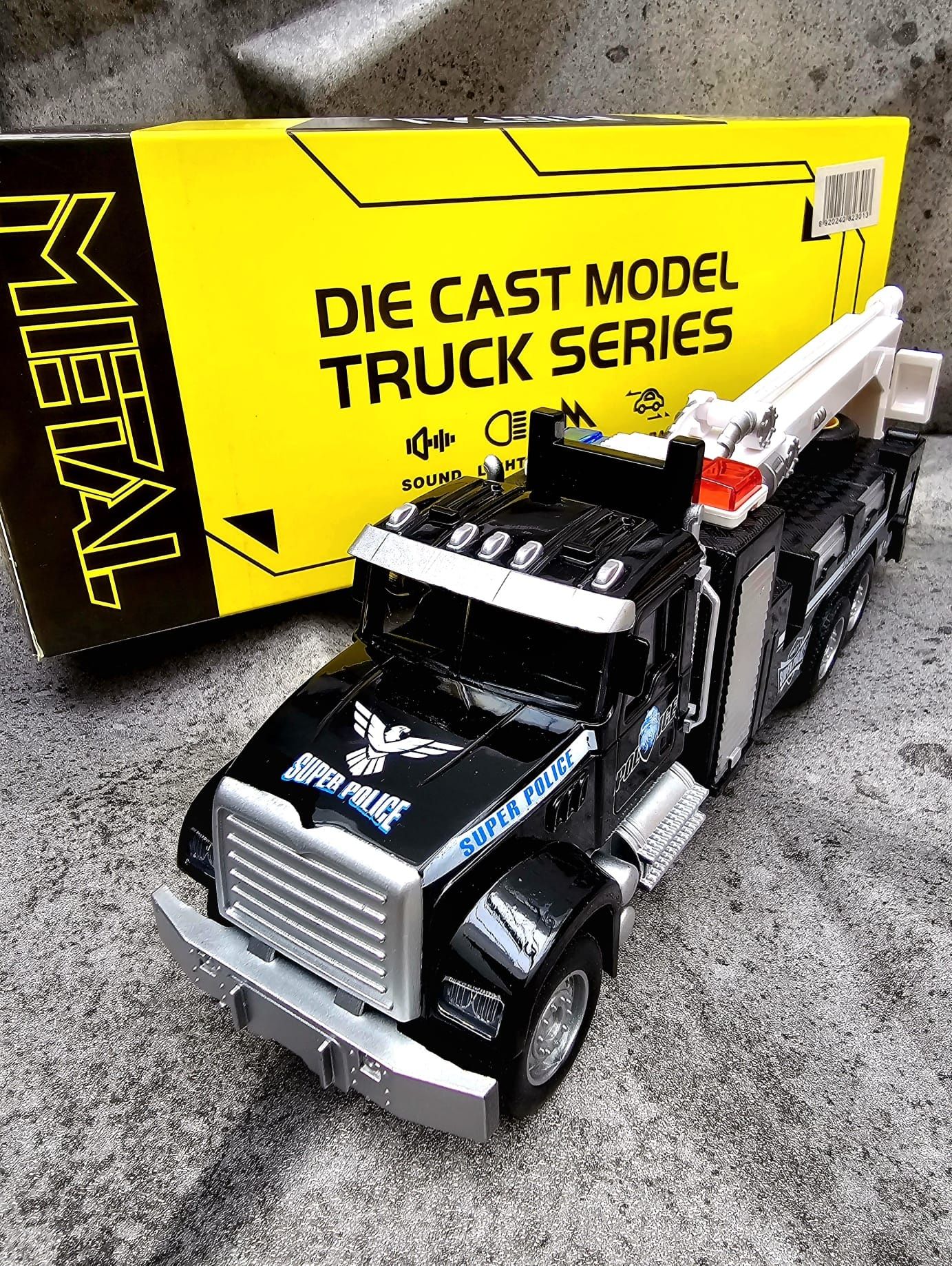 Die Cast ekstra pojazd ciężarówka Policyjna dla dzieci nowa