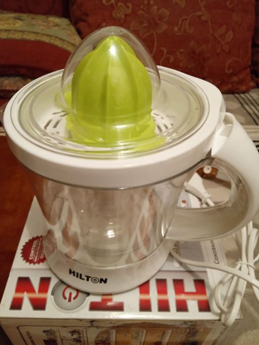 Соковыжималка новая