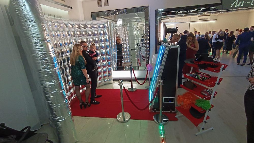 Fotolustro Slim Fotobudka 360 Ciężki dym Dekoracja światłem Napis Love