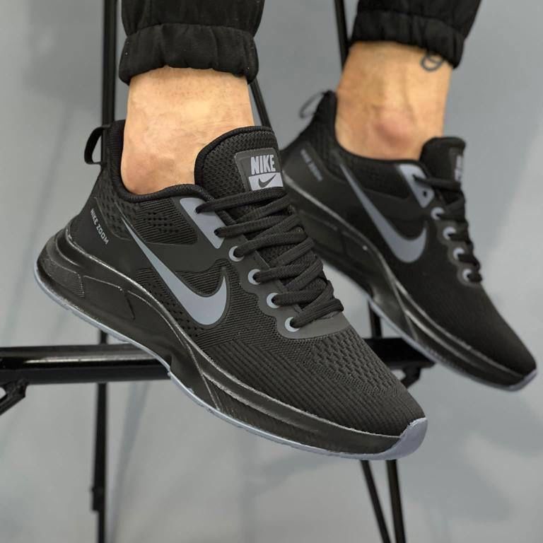 Чоловічій Кросівки Найк чорні NIKE black sport 40-44 рм.