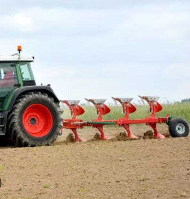 Wynajem ciagników rolniczych możliwość z maszynami.