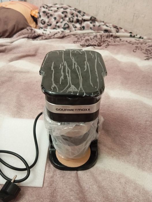 Кофеварка новая.