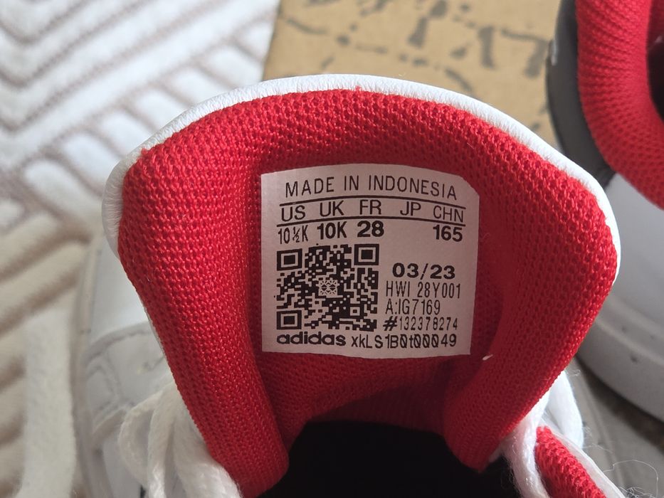 Продам детский кеды Adidas