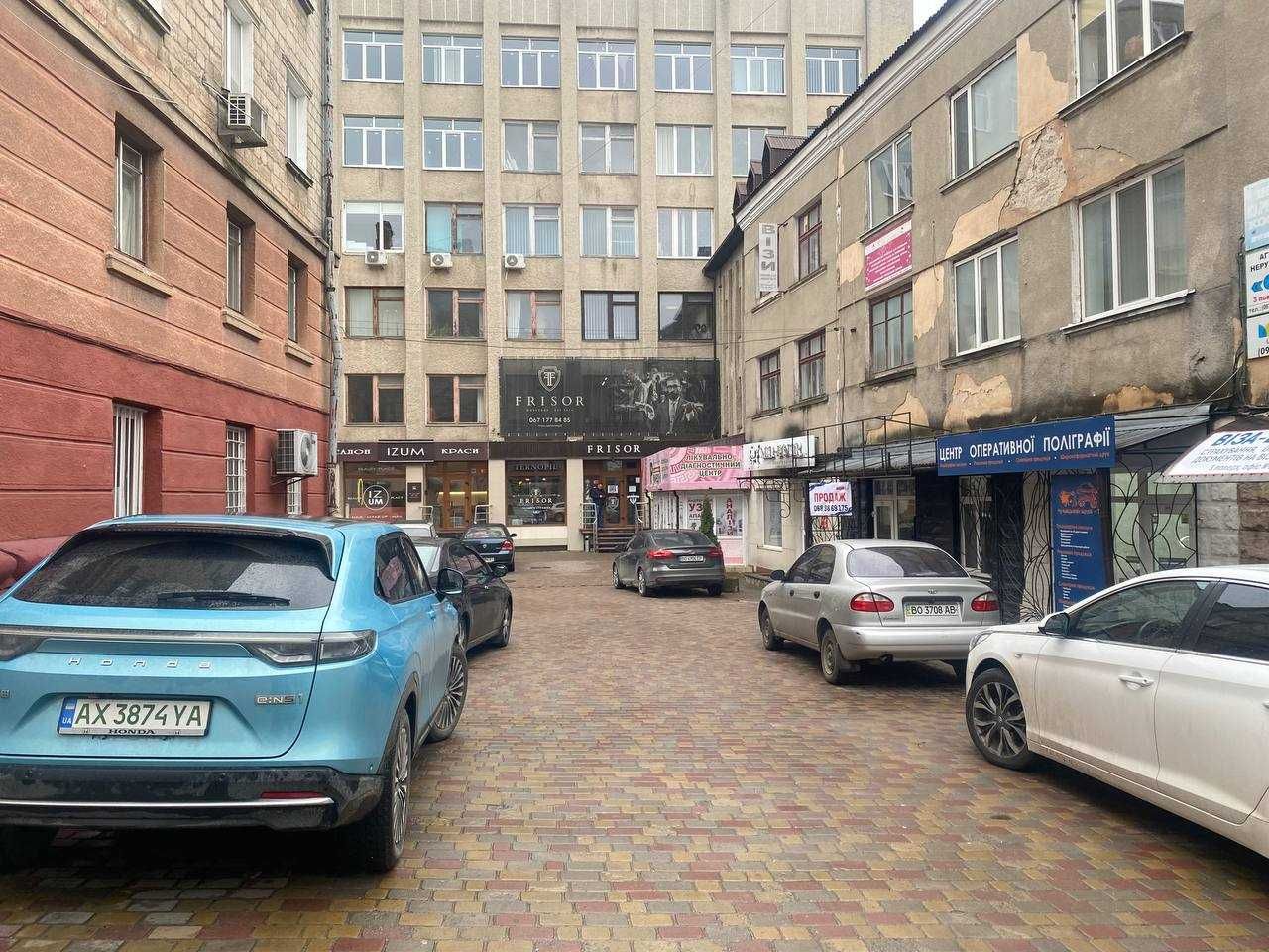 Оренда офісу на першщому поверсі Центр міста
