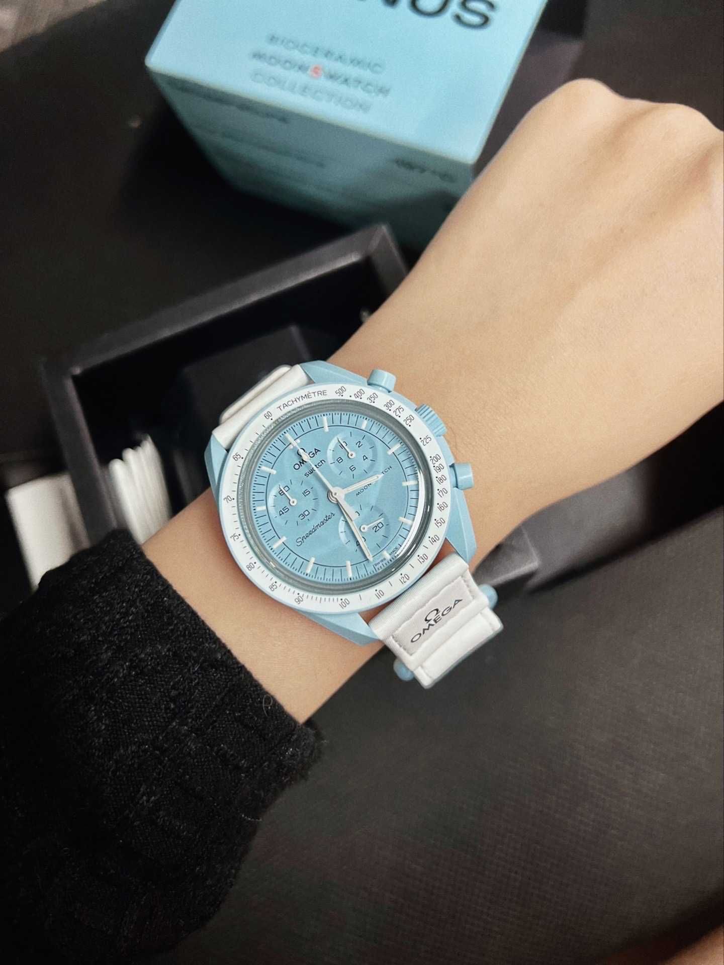 Zegarki Omega Mission to Uranus 42mm Bioceramic Moonswatch