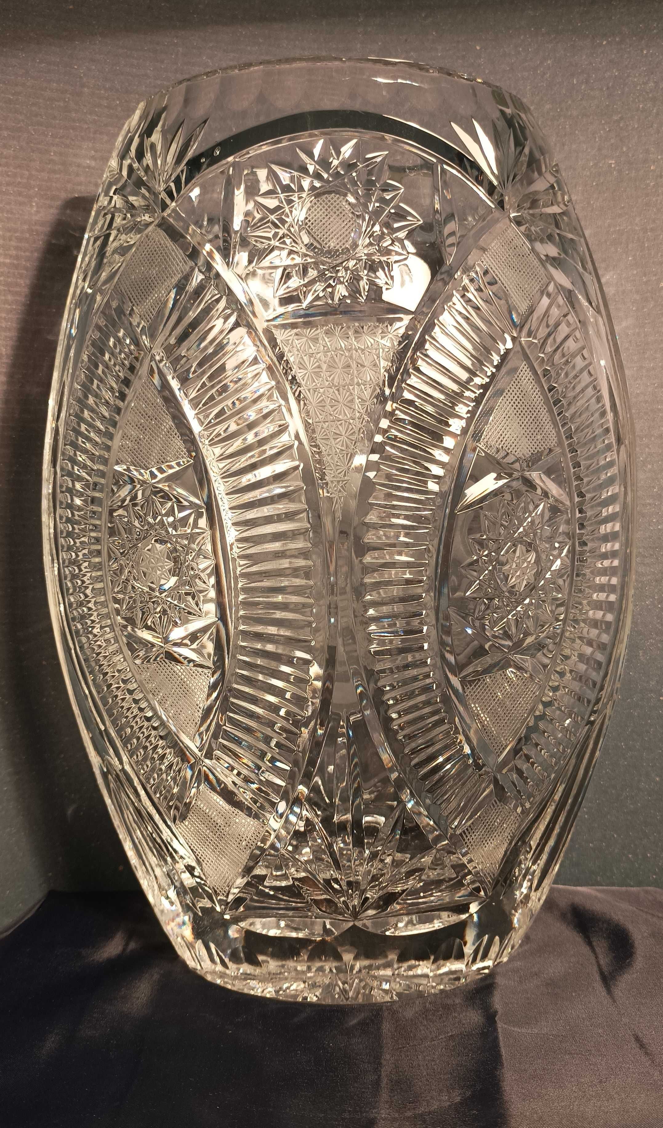 Kryształowy Wazon Halibut - z motywem myśliwskim - jeleń i sarna