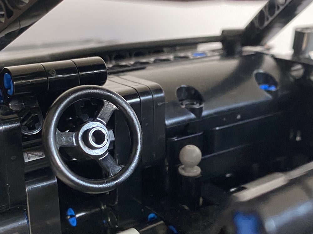 Modelka BMW E30 Lego Technic własnej roboty