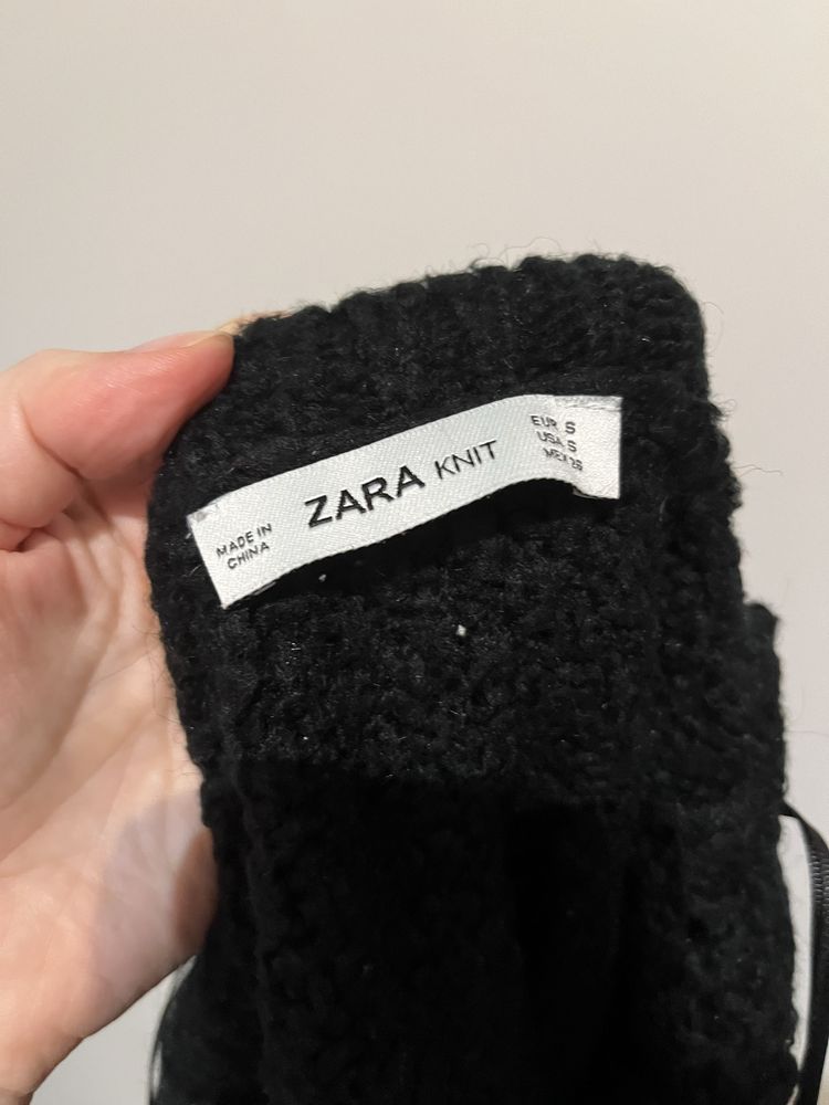 Zara czarny sweterek metalowe ozdoby