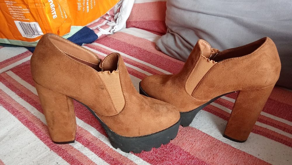 Sapato de salto alto