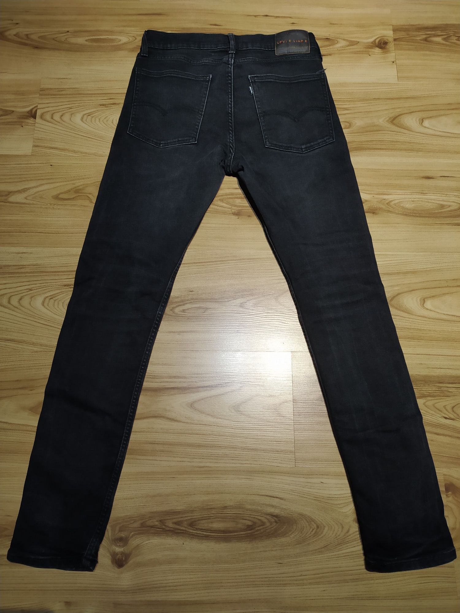 Czarne Spodnie Dżinsowe Jeansowe Levi's Line 8 Skinny Fit