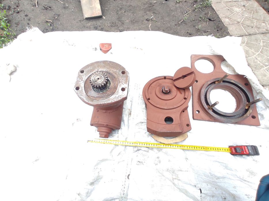 Вертикально-фрезерний привід (частина) без стола, двигуна і станини дл