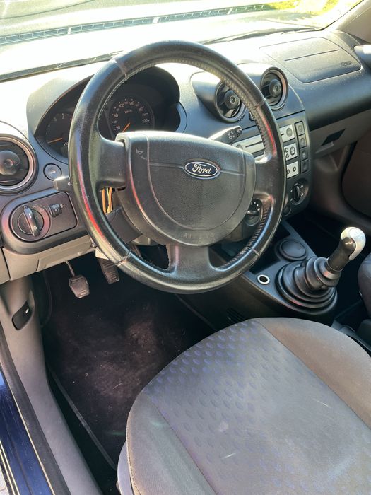 Ford fiesta 1.2 gasolina
