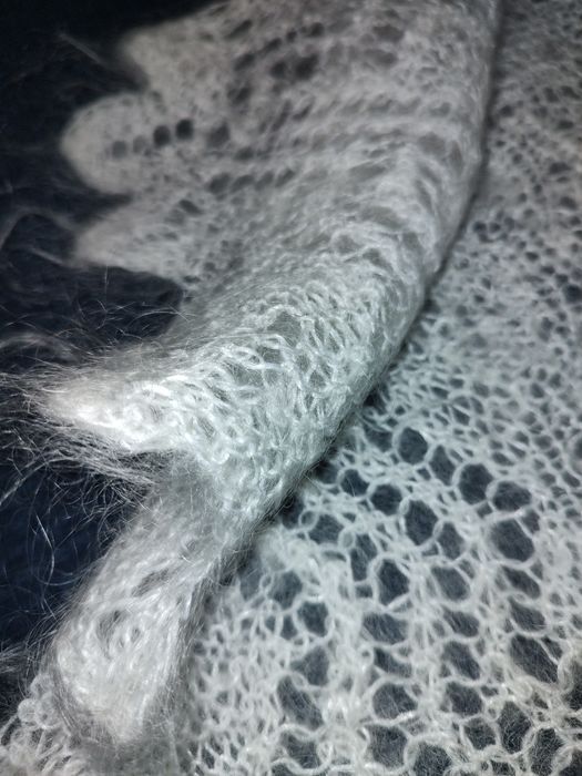 Bardzo cieply! Puchowy szal wykonany z naturalnego puchu koziego