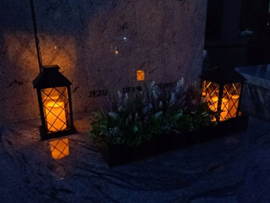 Lampy Solarne Znicze Na Cmentarz Zestaw 4 szt. z Migoczącym Światłem