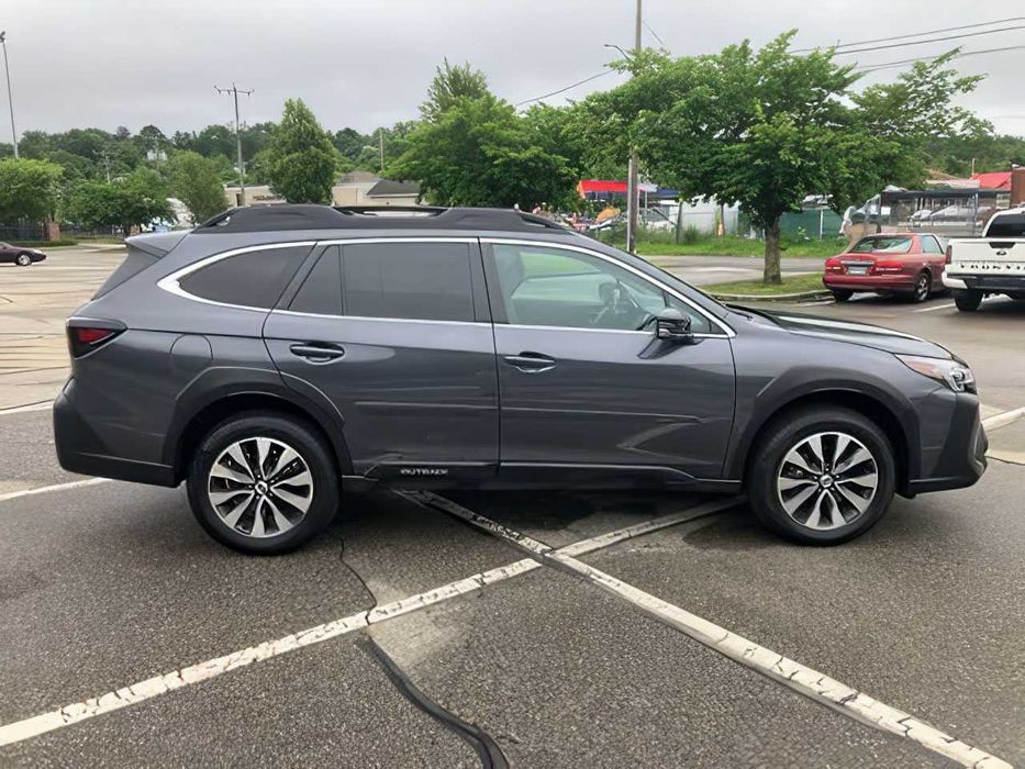 Subaru Outback      2023