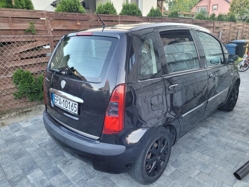 Lancia Musa 1.4b 2005r.