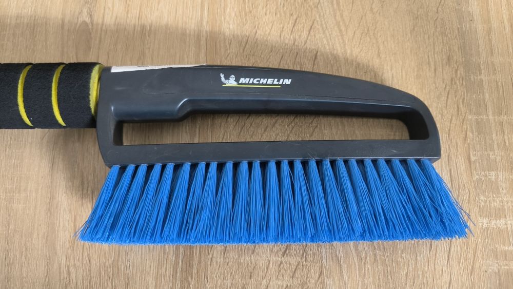 Щітка для снігу зі скребком Michelin