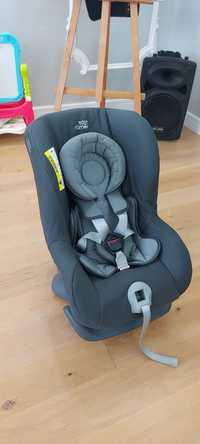 Продам два автокрісла Britax