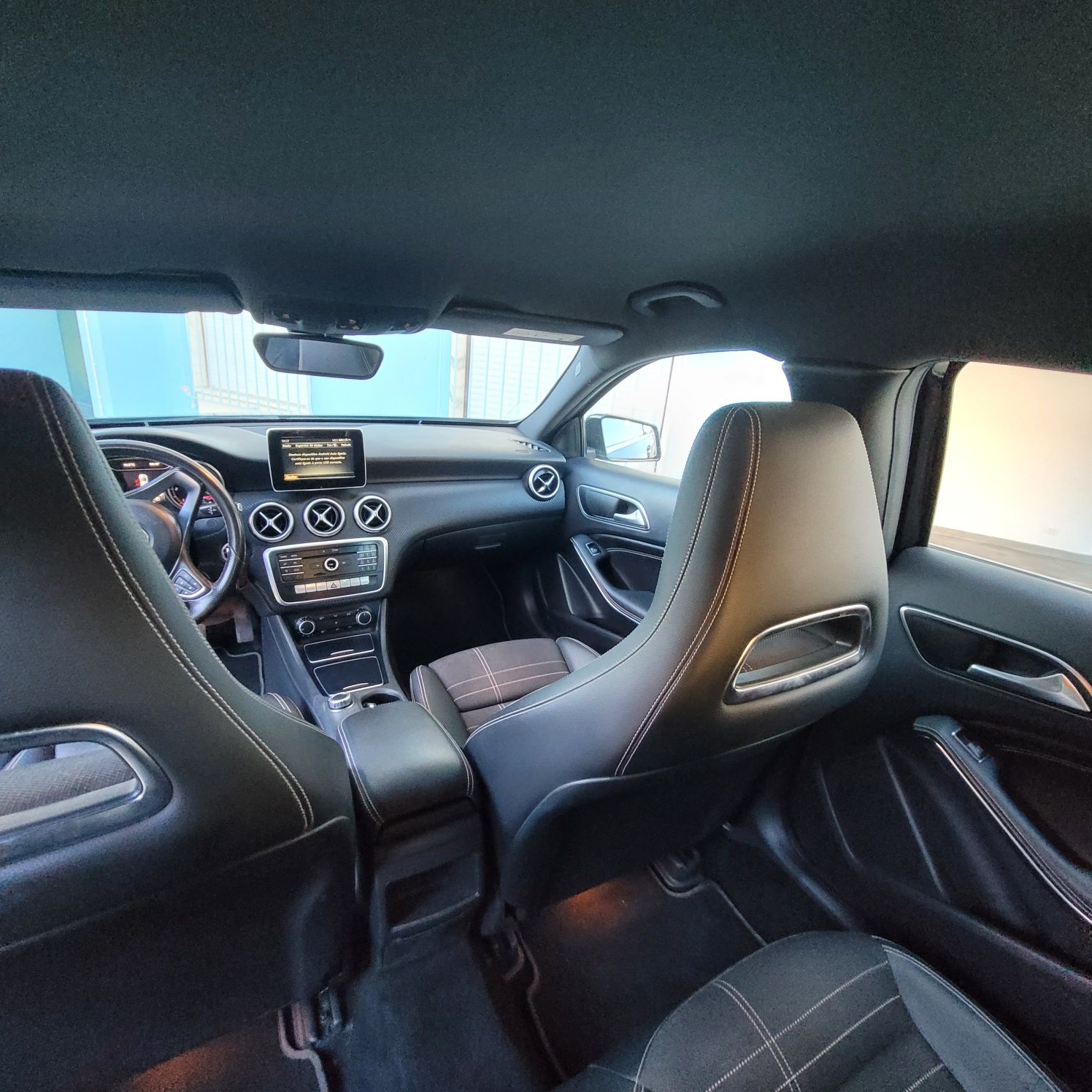 Mercedes A180D Automático de 2017
