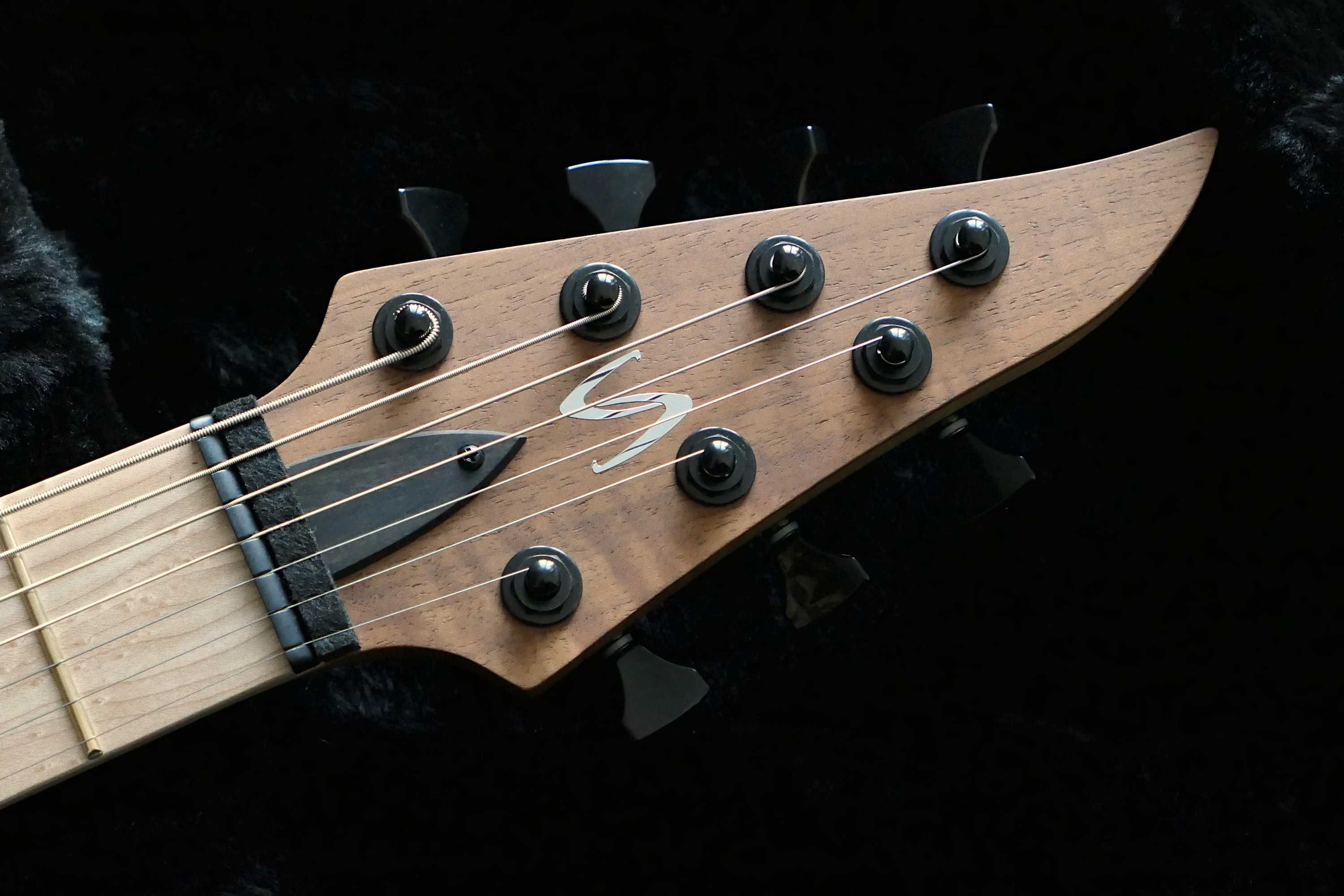 Skervesen Raptor 7 Flame Walnut Bare Knuckle Aftermath + Case