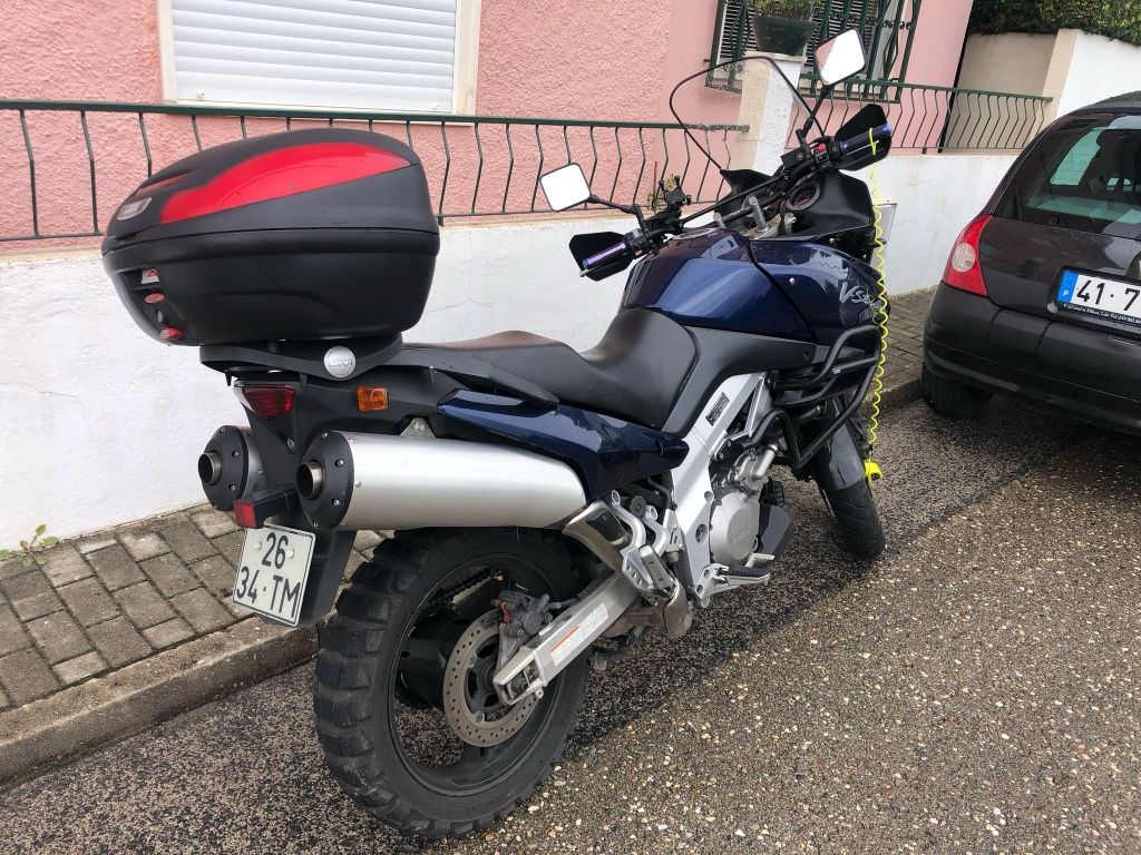 Suzuki V-STROM Como nova