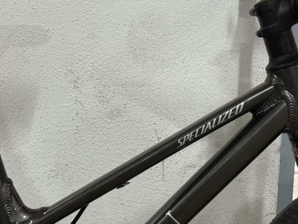 Biclicleta SPECIALIZED preta
