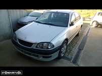 Toyota Avensis 2.0 TD 98 para peças