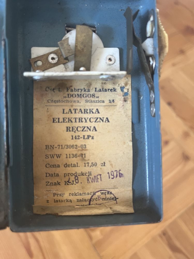 Latarka elektryczna ręczna 1976