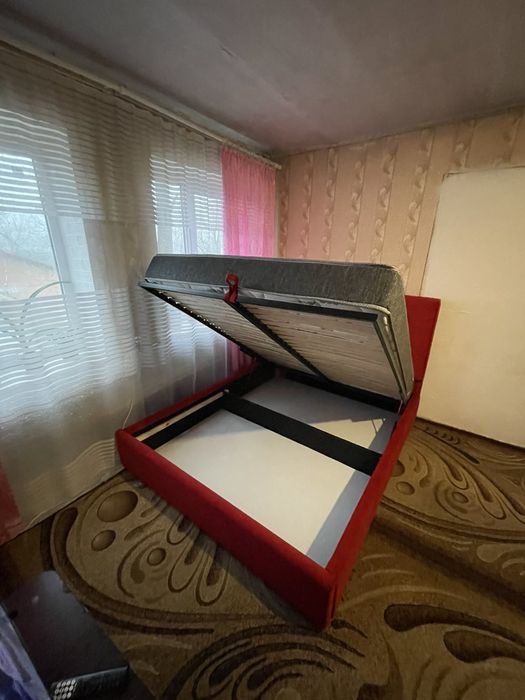 Ліжко. Виготовлення ліжок на замовлення.