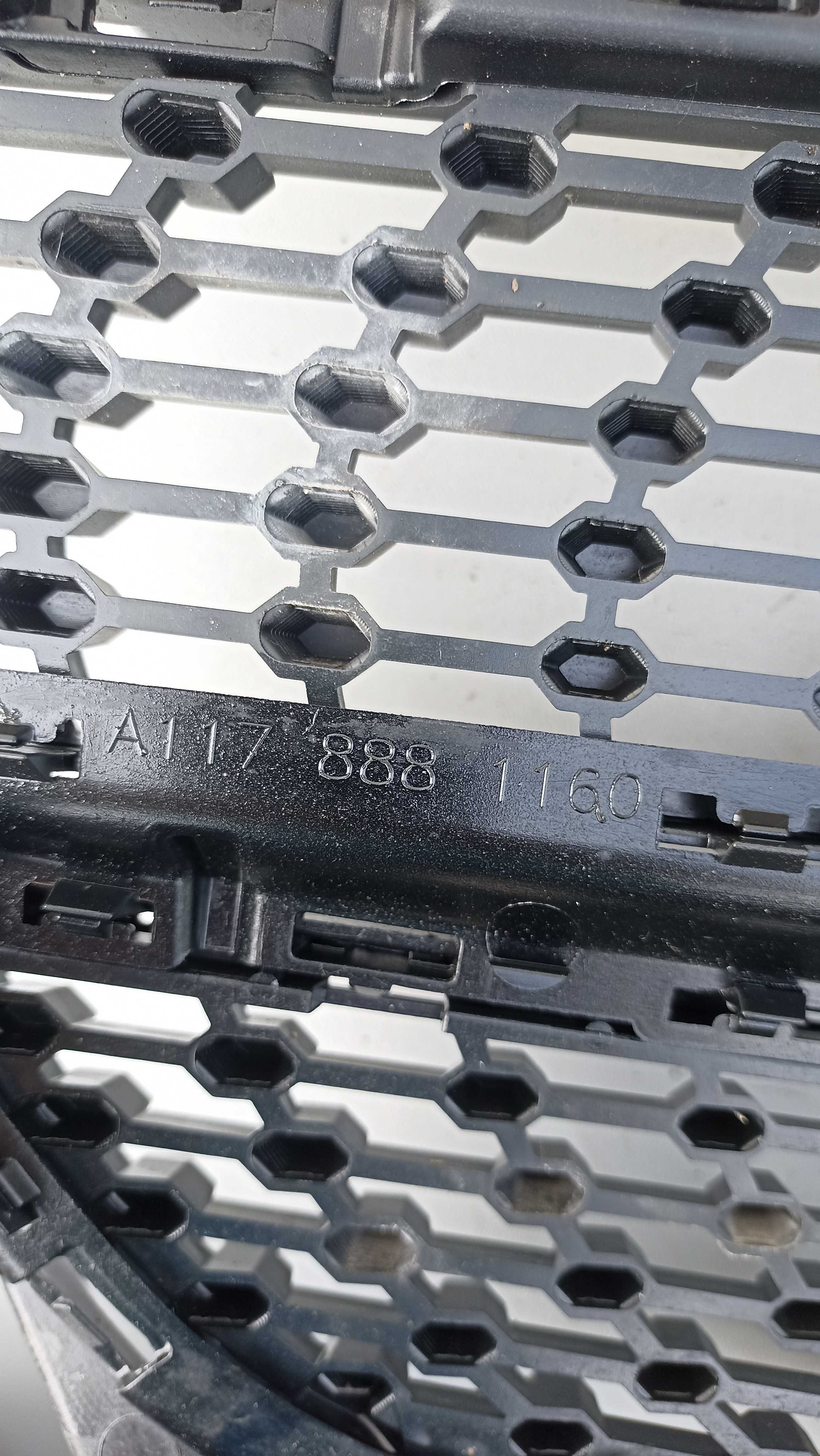 Grill atrapa Mercedes cla w117 AMG lift diamond