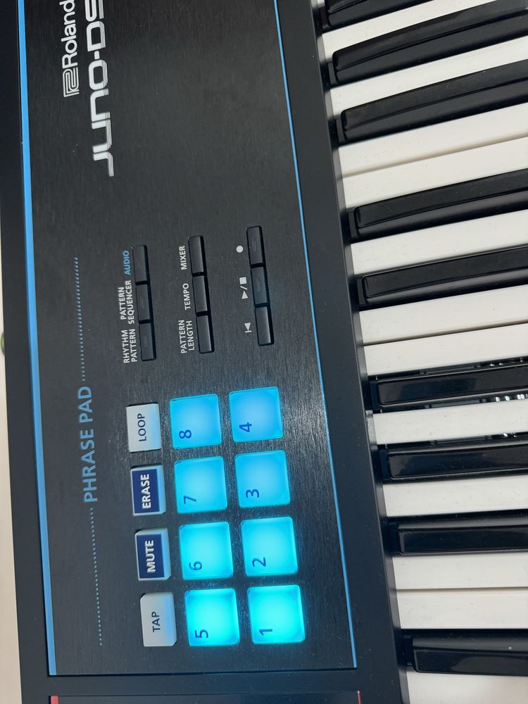 Teclado Roland Juno-DS