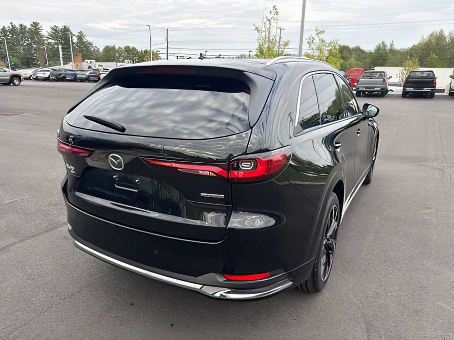 Mazda CX-90      2024