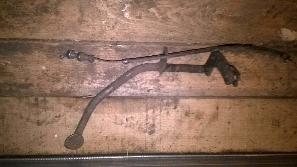 Тормозна лап  Гальмівні барабани Карпати-2, двигун V-50M ,Ключ свічний