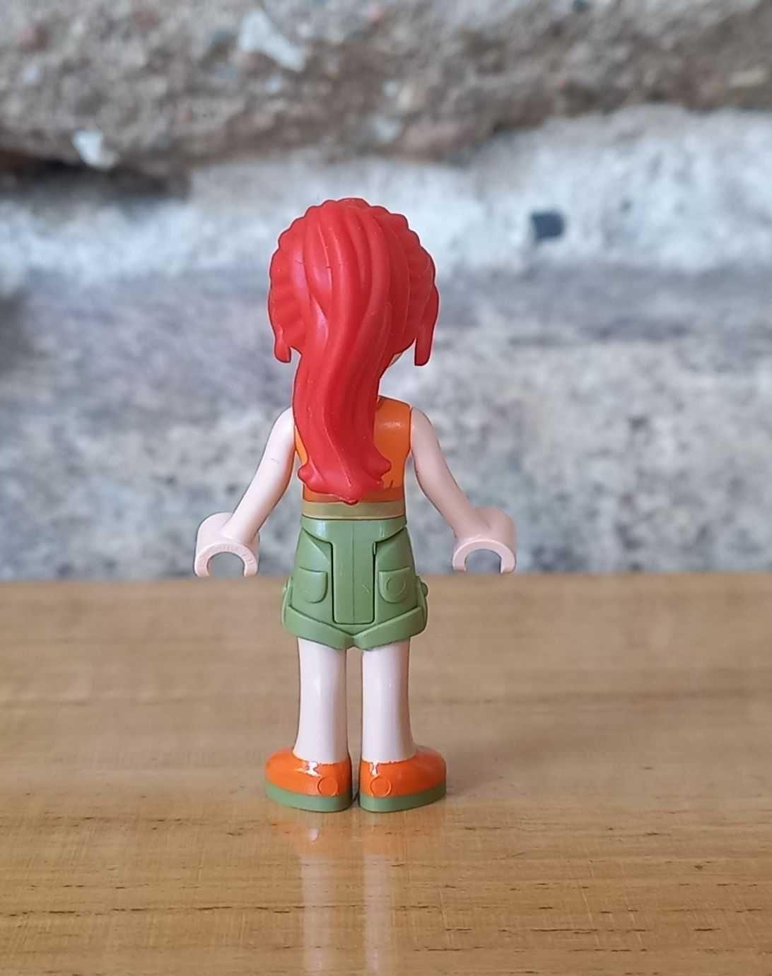 Lego Friends - Minifigurka frnd352 - Mia.