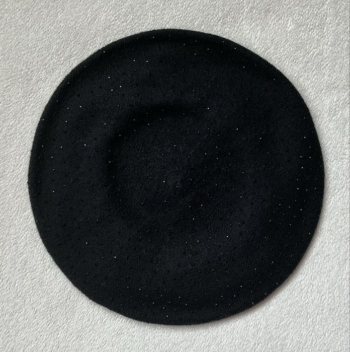 Берет жіночий з вовни