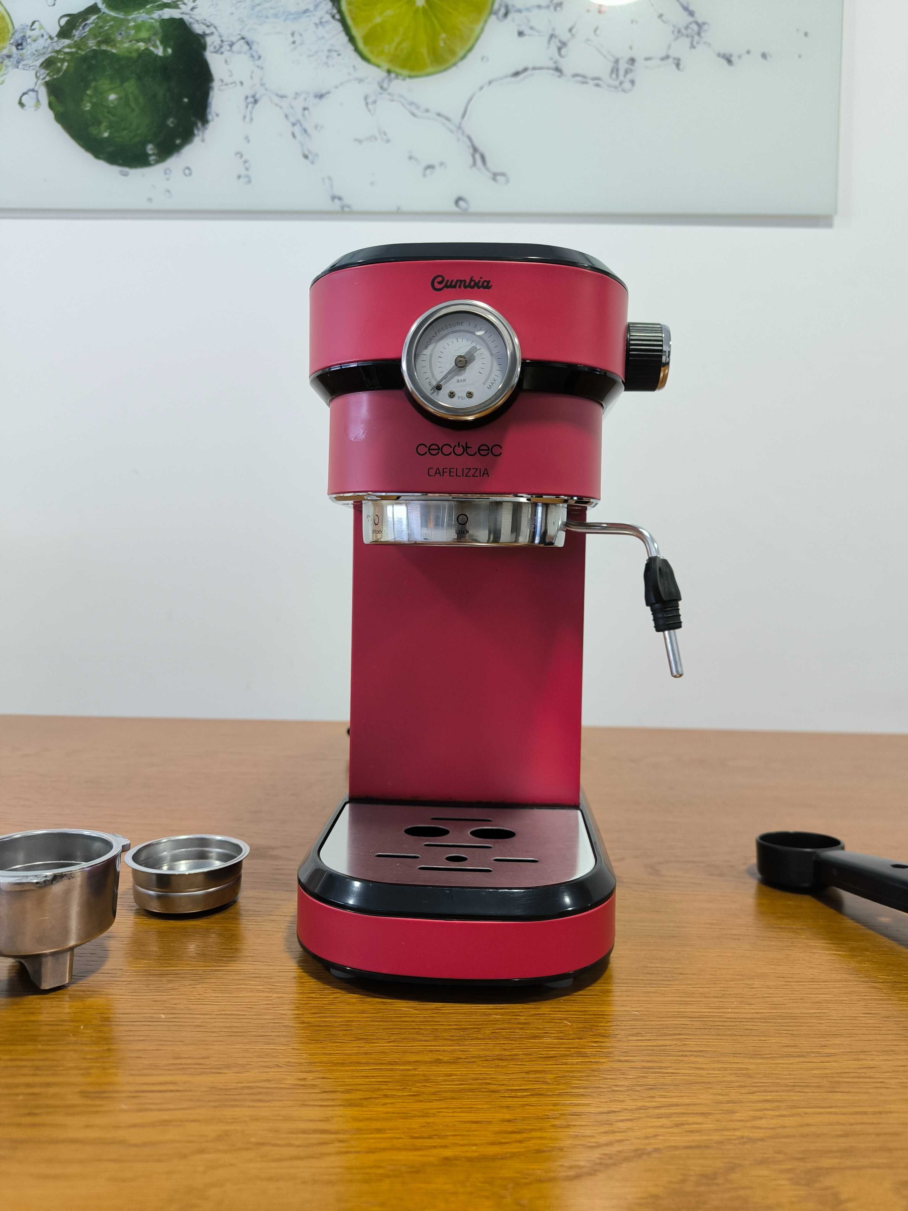 Máquina de Café Manual CECOTEC Cafelizzia790 Pro (20 bar - Café moído)
