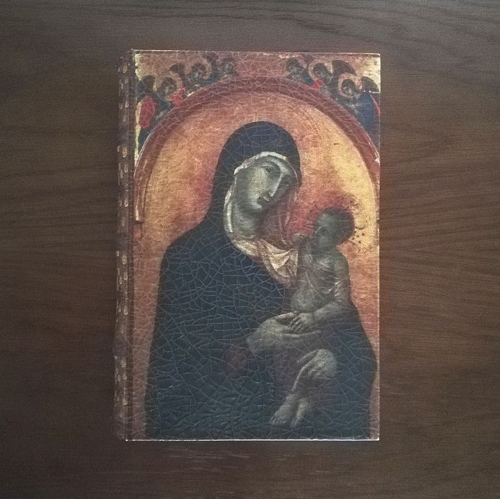 Caixa em forma de livro antigo