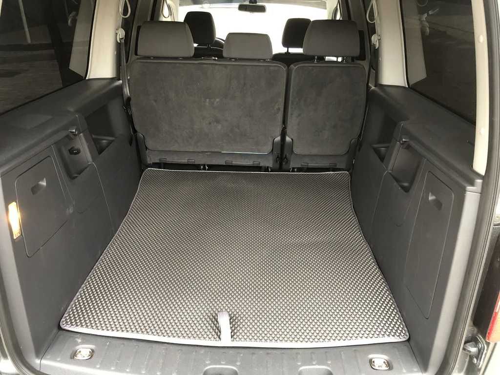 Автомобільний килимок в багажник