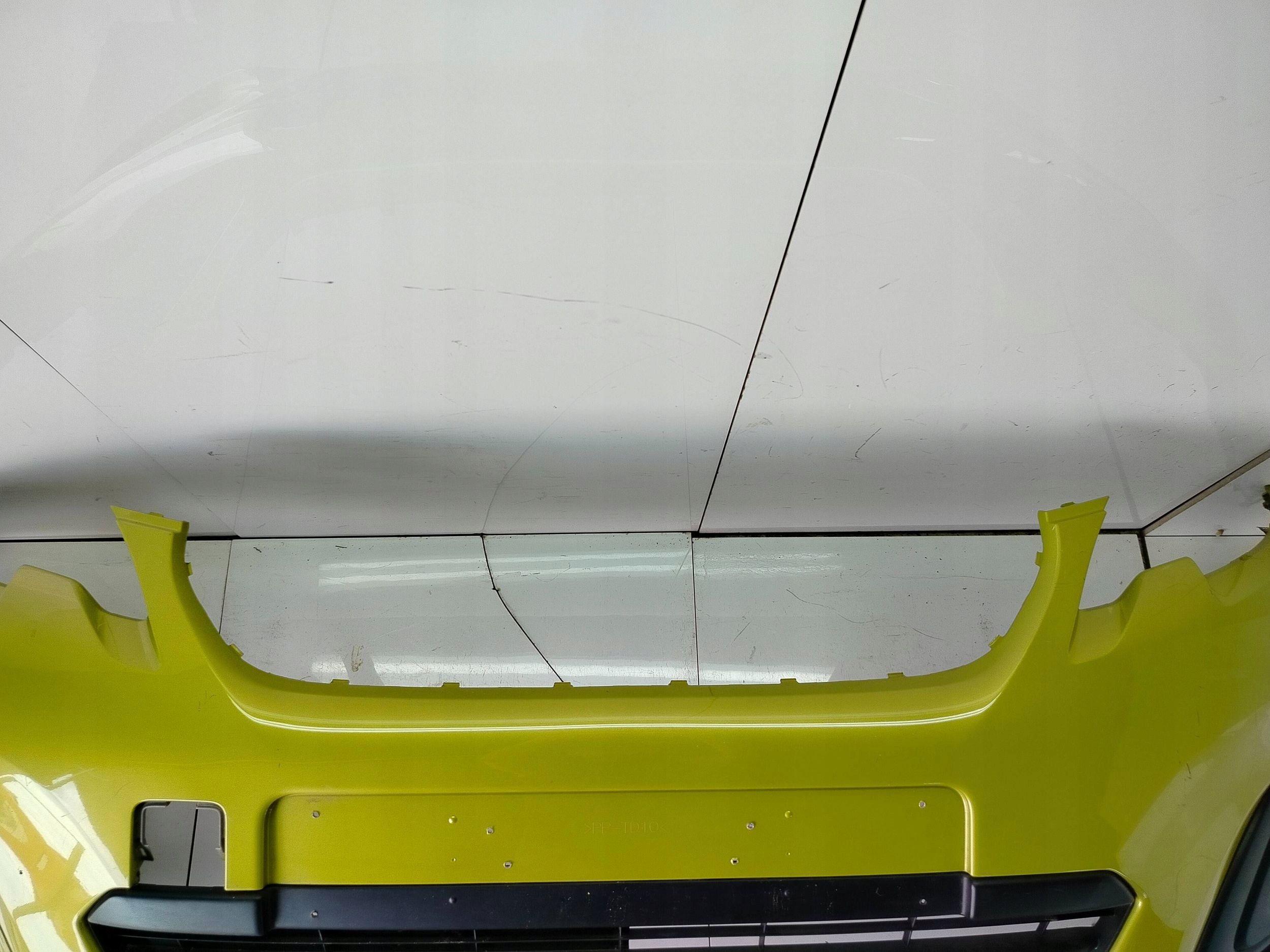 Peugeot  z przodu zderzak przedni