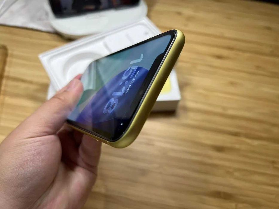 iPhone 11 Yellow