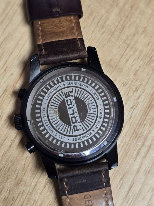 Relógio Police castanho