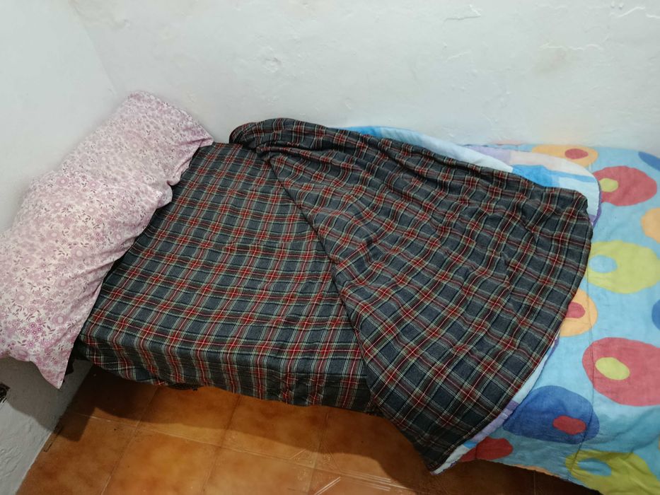 Cama Simples com Estado e Colchão