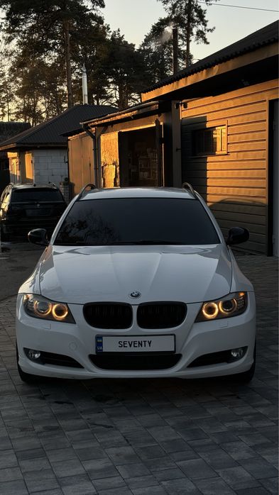 Бмв 318d Е91 2010 2.0 дизель механіка