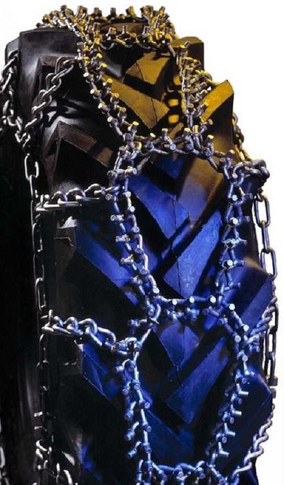 Łańcuchy antypoślizgowe śniegowe na koła Trygg 16,9x24 16.9-24 kolce