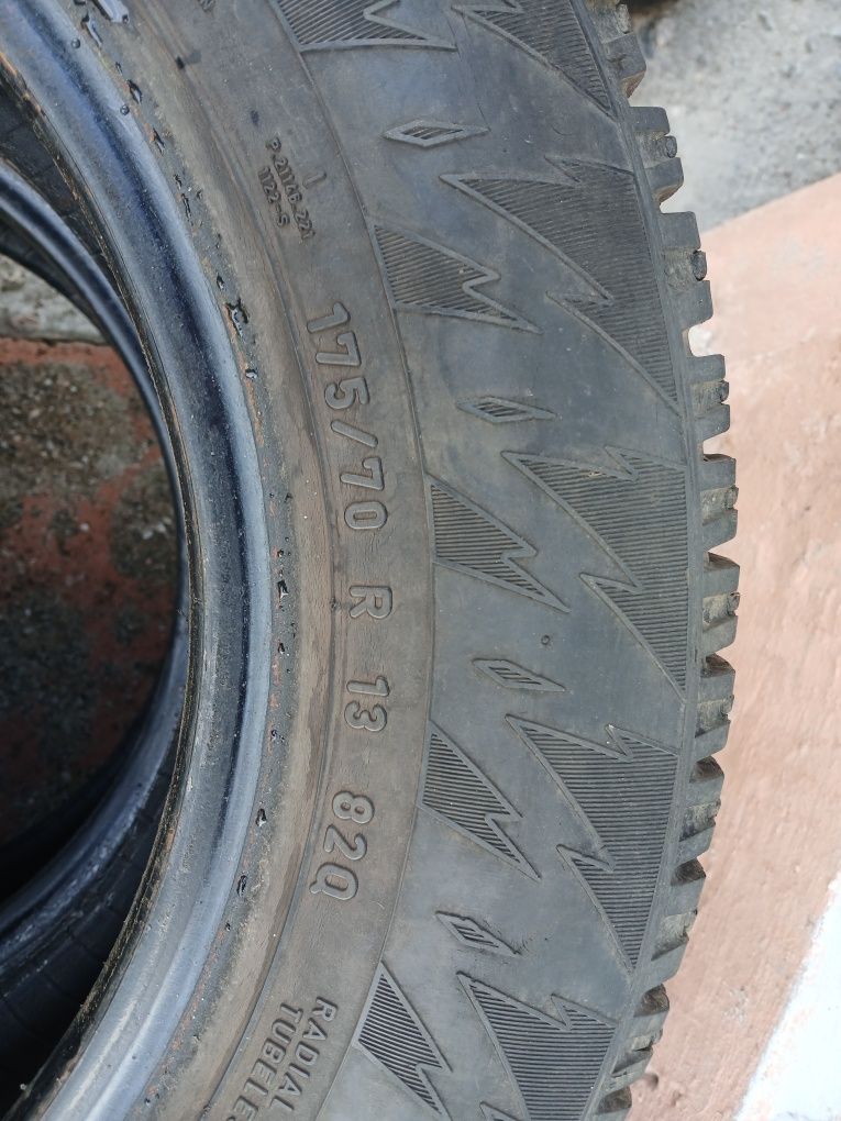 Резина пара 175 70 13 Pirelli в состоянии новых цена за штуку