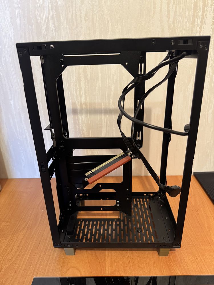 Mini-ITX SFF корпус SSUPD Meshilicious