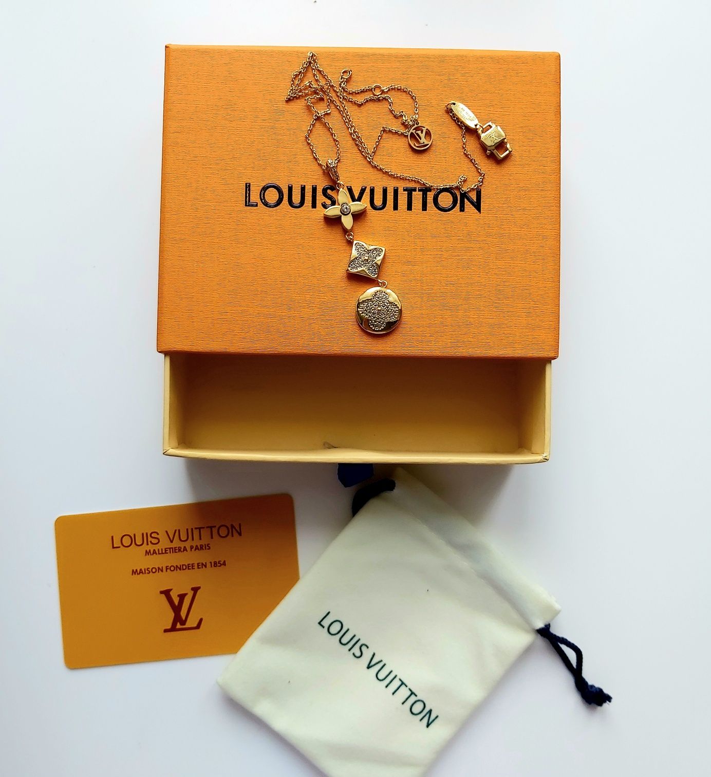 Łańcuszek naszyjnik LV Louis Vuitton złoty cyrkonie monogram