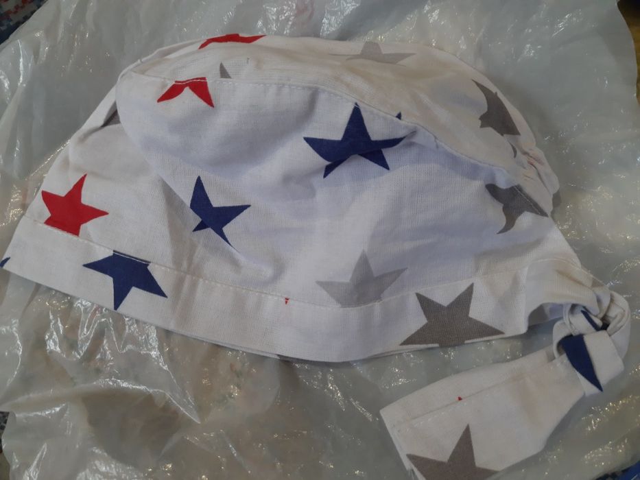 Шапочка медична біла з зірочками